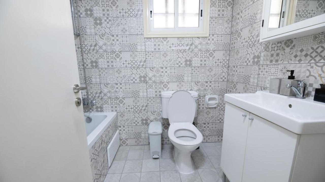 Beautiful Apartment In Harbour Paphos, Central & Close To Beach Экстерьер фото