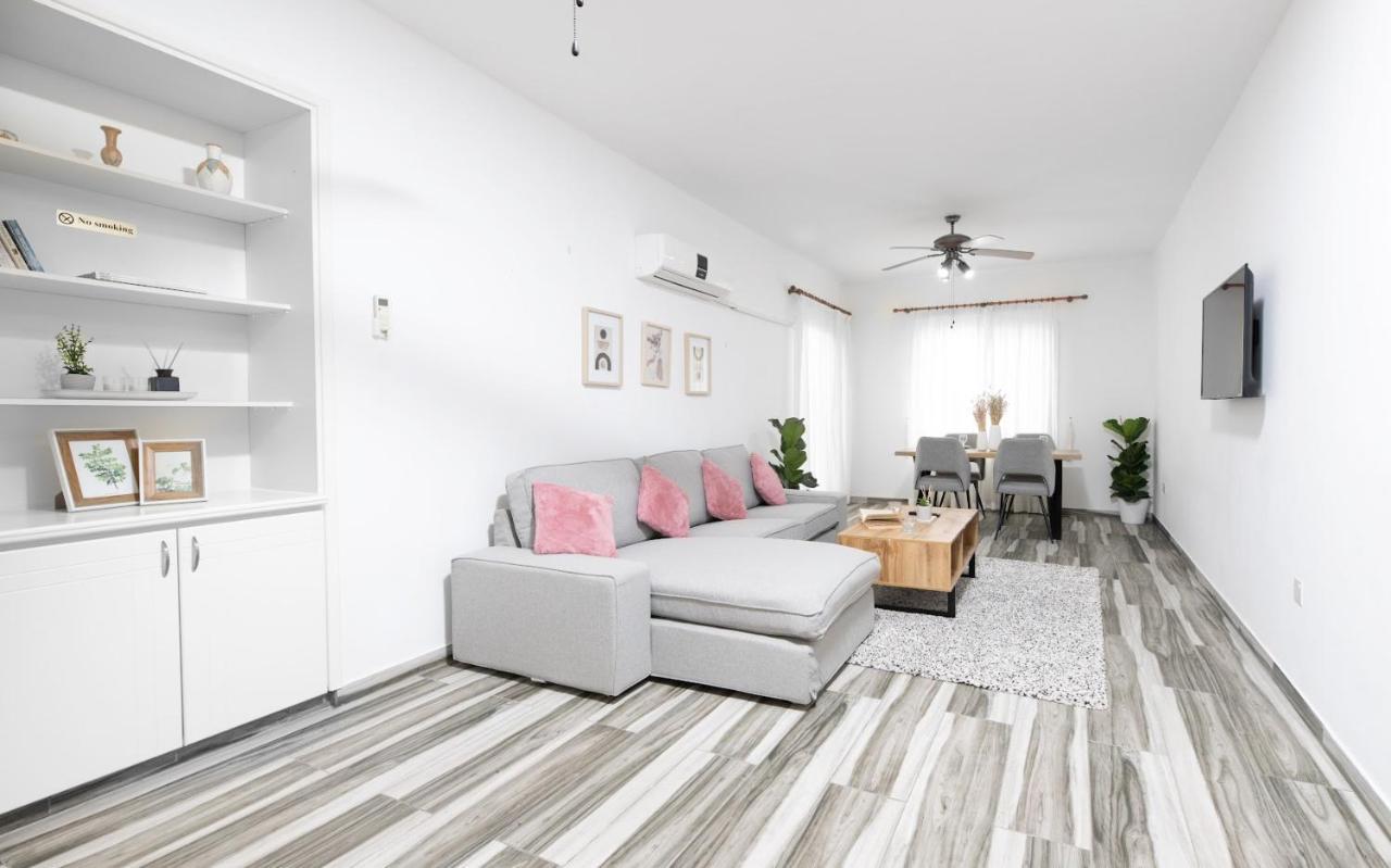 Beautiful Apartment In Harbour Paphos, Central & Close To Beach Экстерьер фото
